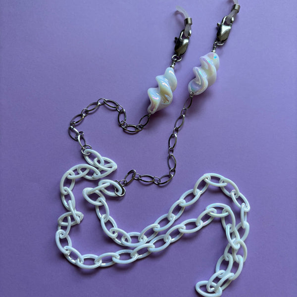 "Do The Twist" Mask/Glasses Chain