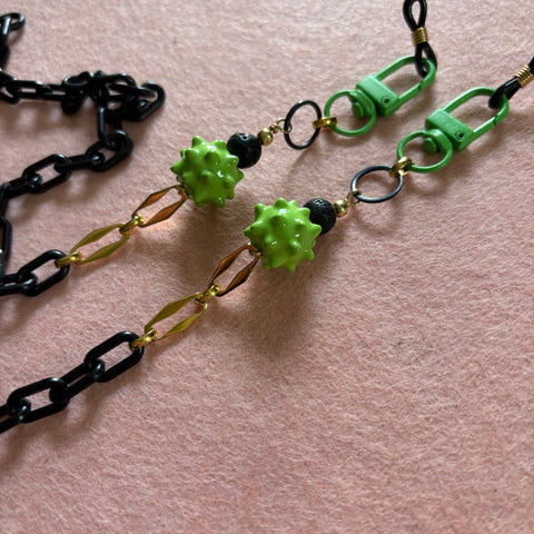 "Viral" Mask/Glasses Chain