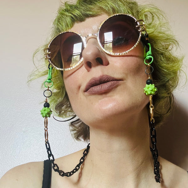 "Viral" Mask/Glasses Chain